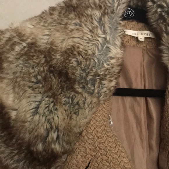 Coat - Picture 2 of 4